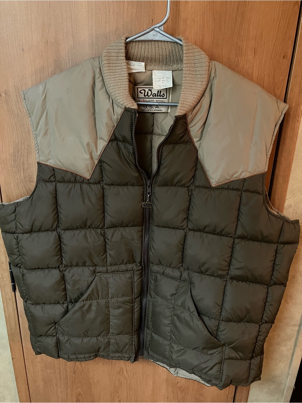 Walls Vintage Men’s XXL-Tall Olive Green and Tan Workwear Quilted Puffer Vest